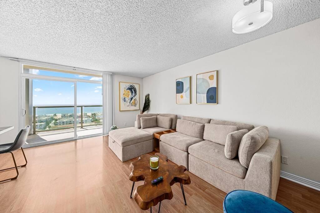 Sun-kissed Oceanfront Gem With Spectacular Views Appartement *