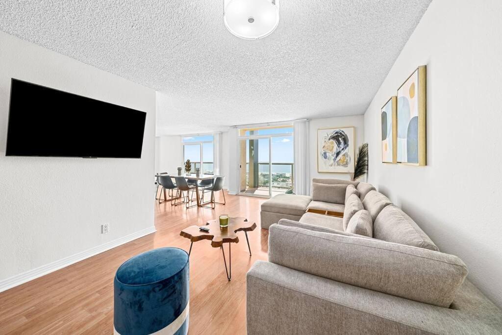 Sun-kissed Oceanfront Gem With Spectacular Views Appartement *